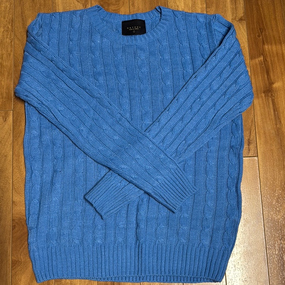 Vibrant Blue Crew Neck Cable Knit Sweater